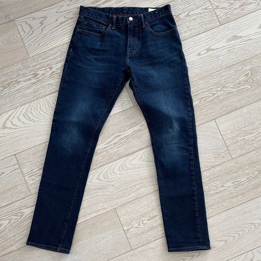 Men’s Gap 29x32 slim jeans.